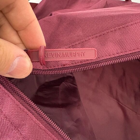 Kevin Murphy Red Large Stylist Duffle Bag with Longer Strap NWOT - Picture 10 of 10